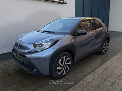 Toyota Aygo X 1.0B (72 CV) Active S-CVT Grigio usata Novara