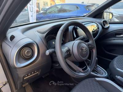Toyota Aygo X 1.0B (72 CV) Active S-CVT Grigio usata Novara