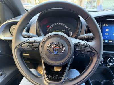 Toyota Aygo X 1.0B (72 CV) Active S-CVT Grigio usata Novara