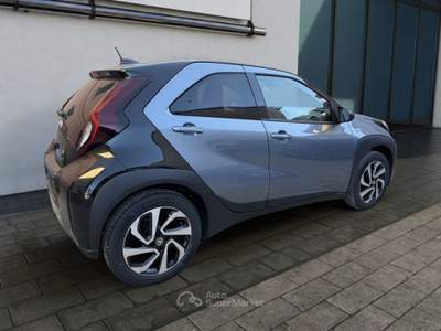 Toyota Aygo X 1.0B (72 CV) Active S-CVT Grigio usata Novara