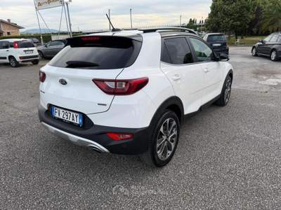Kia Stonic 1.6 CRDi 110 CV Energy Bianco usata Rimini