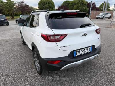 Kia Stonic 1.6 CRDi 110 CV Energy Bianco usata Rimini