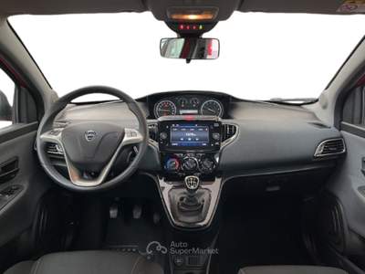 Lancia Ypsilon III 2021 1.0 firefly hybrid Gold s&s 70cv Rosso usata Torino