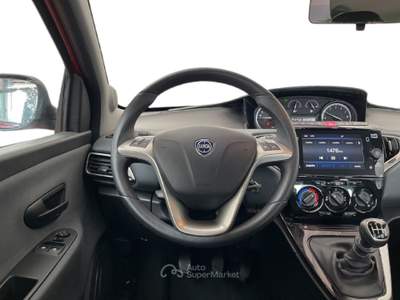 Lancia Ypsilon III 2021 1.0 firefly hybrid Gold s&s 70cv Rosso usata Torino