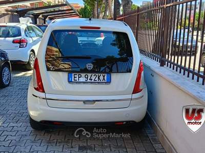 Lancia Musa 1.4 B/GPL C. MADRE -2012 Bianco usata Bisceglie