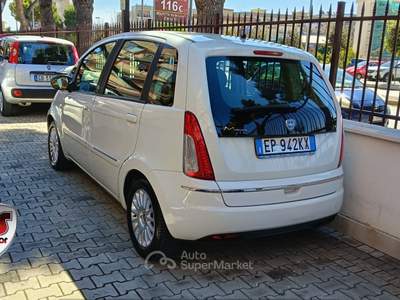 Lancia Musa 1.4 B/GPL C. MADRE -2012 Bianco usata Bisceglie