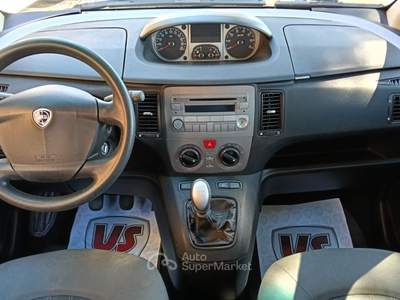 Lancia Musa 1.4 B/GPL C. MADRE -2012 Bianco usata Bisceglie