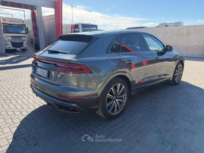 Audi Q8 quattro tiptronic S-LINE INTERNO ED ESTERNO NO SUPERBOLLO Grigio usata Gravina in Puglia