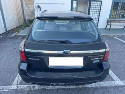 Subaru Outback III 2006 2.0d  mt Nero usata Roma