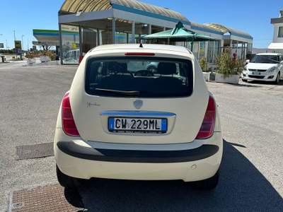 Lancia Ypsilon OTTIME CONDIZIONI Bianco usata Monopoli