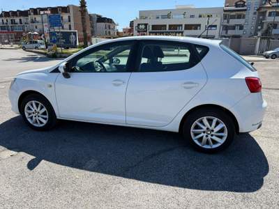 Seat Ibiza 5PORTE 1.2TDI 75CV Bianco usata giugliano in campania
