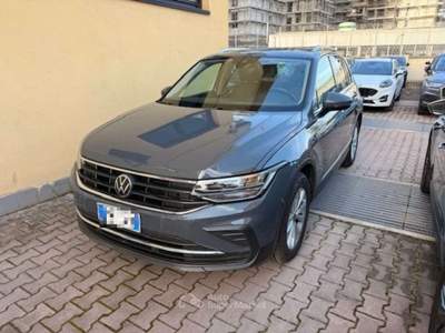 Volkswagen Tiguan 2.0 TDI 150 CV SCR DSG Life Grigio usata Sesto San Giovanni