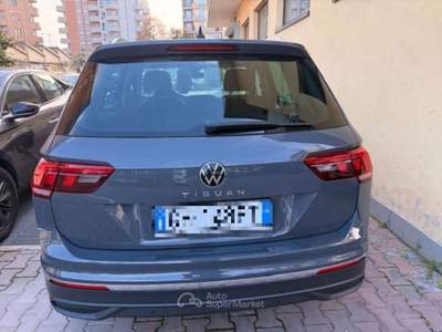Volkswagen Tiguan 2.0 TDI 150 CV SCR DSG Life Grigio usata Sesto San Giovanni