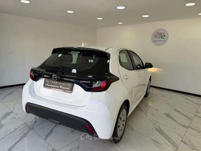 Mazda 2 1.5 vvt full hybrid electric Pure e-cvt-2022 Bianco usata Roma