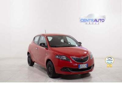 Lancia Ypsilon Ypsilon 1.0 firefly 70cv hybrid Silver Rosso usata Galatina
