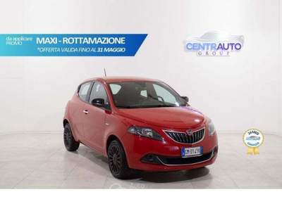 Lancia Ypsilon Ypsilon 1.0 firefly 70cv hybrid Silver Rosso usata Galatina