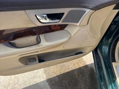 Jaguar XF V6 Luxury motore rotto per pezzi ri usata Livorno