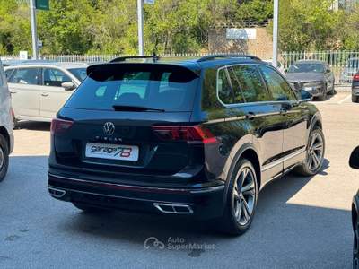 Volkswagen Tiguan SCR DSG R-Line usata Pomezia