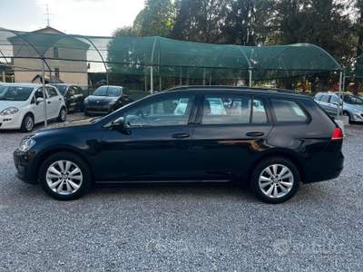 Volkswagen Golf Variant 1.6 TDI 110 CV DSG Comfort usata Bulgarograsso