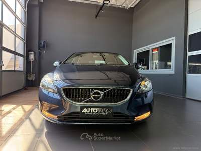 Volvo V40 V40 D2 Momentum N1 GANCIO TRAINO Blu/Azzurro usata San Michele salentino