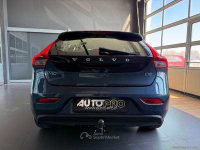 Volvo V40 V40 D2 Momentum N1 GANCIO TRAINO Blu/Azzurro usata San Michele salentino