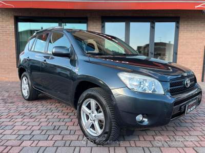 Toyota RAV4 2.2 D-4D usata Pozzonovo