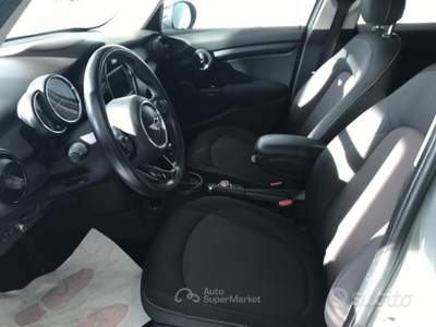 MINI Clubman 1.5 Cooper D Business usata Cento