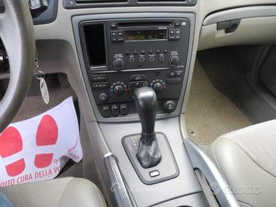 Volvo V70/XC70 XC70 2.4 D5 20v AWD Cross Country autom.-U usata Mantova