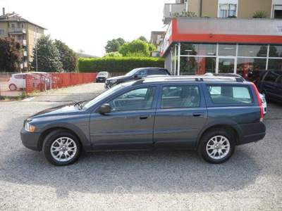 Volvo V70/XC70 XC70 2.4 D5 20v AWD Cross Country autom.-U usata Mantova