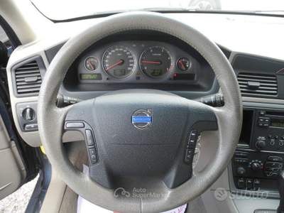 Volvo V70/XC70 XC70 2.4 D5 20v AWD Cross Country autom.-U usata Mantova