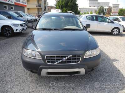 Volvo V70/XC70 XC70 2.4 D5 20v AWD Cross Country autom.-U usata Mantova