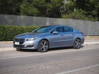 Peugeot 508 BlueHDi 180 EAT6 S&S Feline Grigio usata Bari