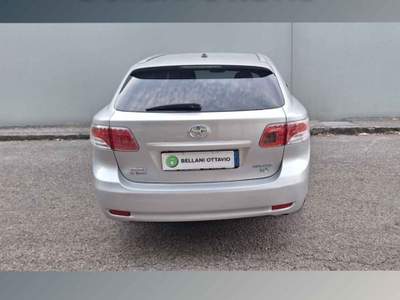 Toyota Avensis 2.0 D-4D Wagon Executive Argento usata Feltre