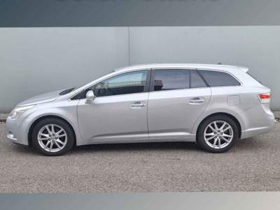 Toyota Avensis 2.0 D-4D Wagon Executive Argento usata Feltre