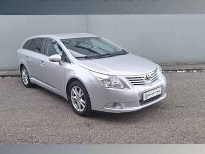 Toyota Avensis 2.0 D-4D Wagon Executive Argento usata Feltre