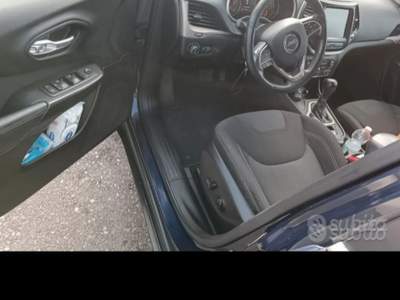 Jeep Cherokee Tenuta sempre in garage.no fumatore usata Casoria