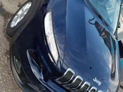 Jeep Cherokee Tenuta sempre in garage.no fumatore usata Casoria
