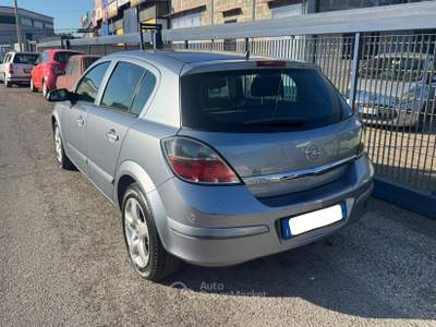 Opel Astra H 1.4 16V 5PT *IMPIANTO GPL* Grigio usata Mentana