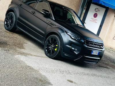 Land Rover Range Rover Evoque tenuta sempre in box non fumatore usata cisterna