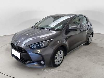 Toyota Yaris Hybrid Active MY21 FINO A 3 ANNI DI GARANZIA KM ILLIMITATI E 3 ANNI DI MANUTENZIONE ORDINARIA Grigio usata Salerno