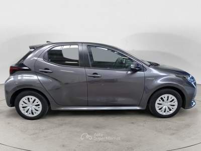 Toyota Yaris Hybrid Active MY21 FINO A 3 ANNI DI GARANZIA KM ILLIMITATI E 3 ANNI DI MANUTENZIONE ORDINARIA Grigio usata Salerno