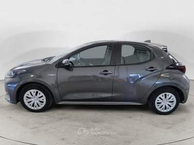 Toyota Yaris Hybrid Active MY21 FINO A 3 ANNI DI GARANZIA KM ILLIMITATI E 3 ANNI DI MANUTENZIONE ORDINARIA Grigio usata Salerno