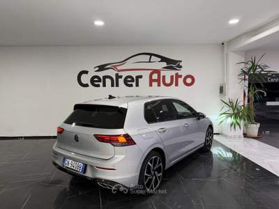 Volkswagen Golf 2.0 TDI Life DSG usata Caresanablot