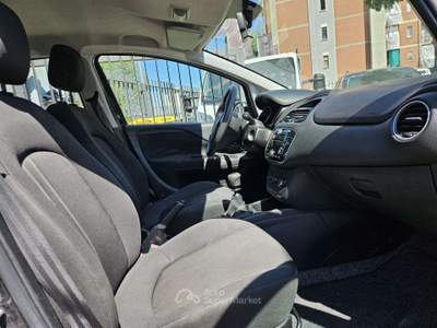 Fiat Punto Punto 5p 1.4 easypower Easy Gpl Nero usata Torino