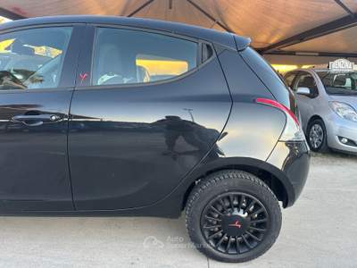 Lancia Ypsilon 0.9 METANO ELEFANTINO 2015 Nero usata Terlizzi