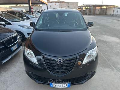 Lancia Ypsilon 0.9 METANO ELEFANTINO 2015 Nero usata Terlizzi