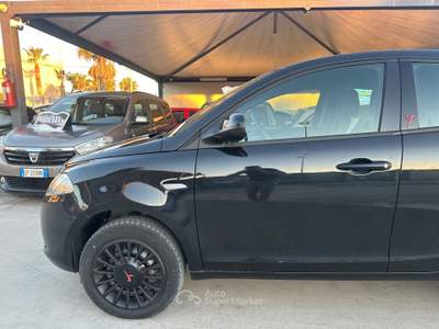Lancia Ypsilon 0.9 METANO ELEFANTINO 2015 Nero usata Terlizzi
