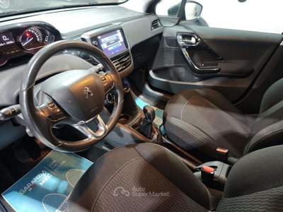 Peugeot 208 82cv usata Sedriano