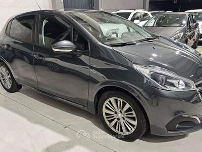 Peugeot 208 82cv usata Sedriano
