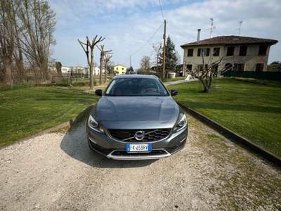 Volvo V60 Cross Country volvo tenuta bene mai avuto dei problemi Grigio usata Cento